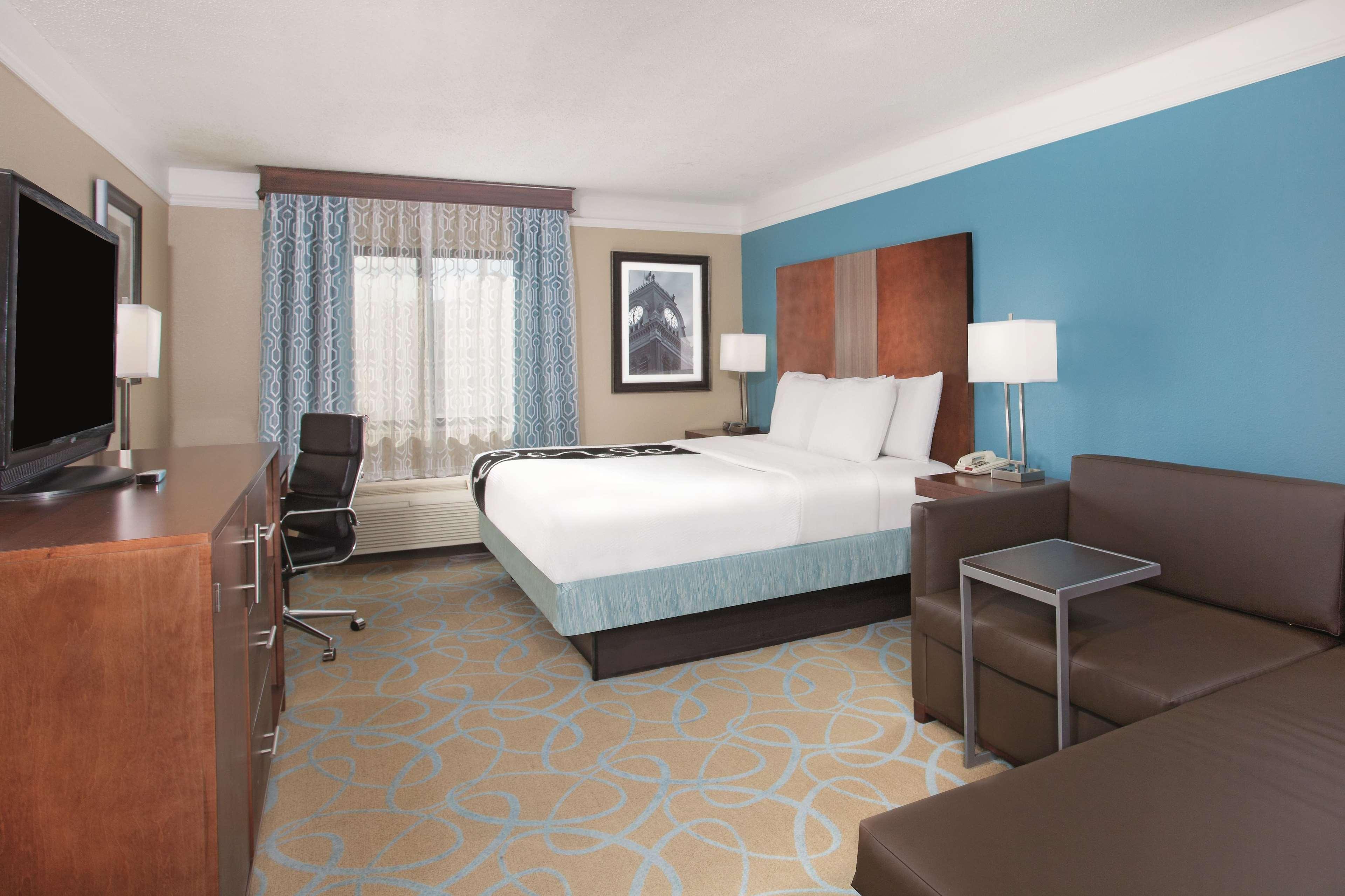 La Quinta By Wyndham Elizabethtown Hotel Exterior photo