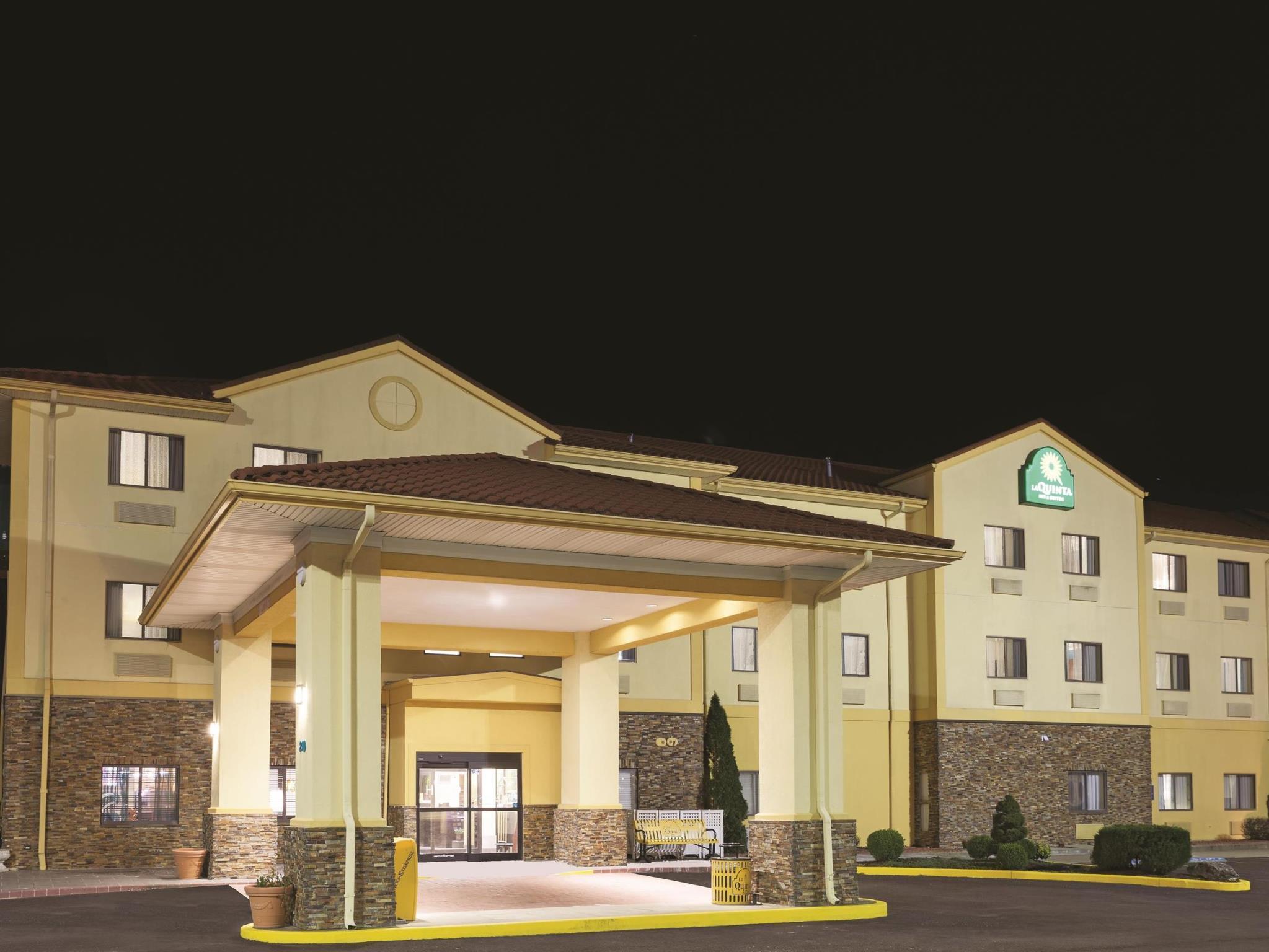 La Quinta By Wyndham Elizabethtown Hotel Exterior photo