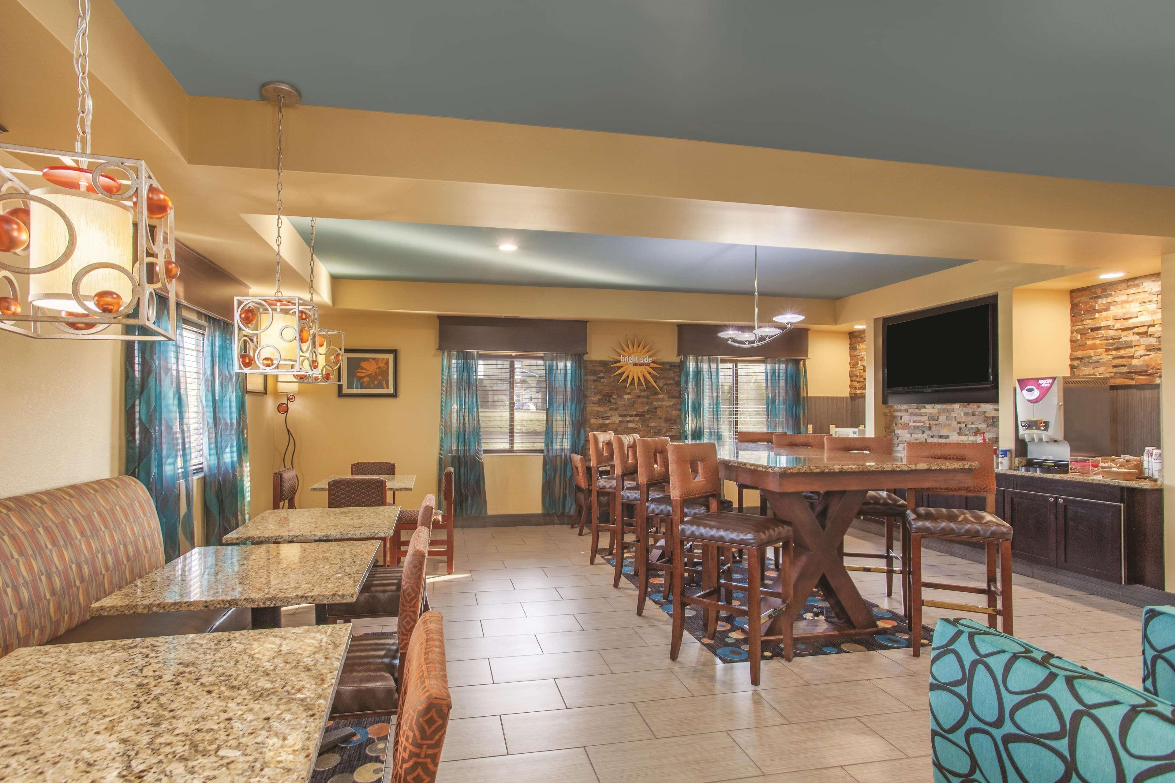 La Quinta By Wyndham Elizabethtown Hotel Exterior photo